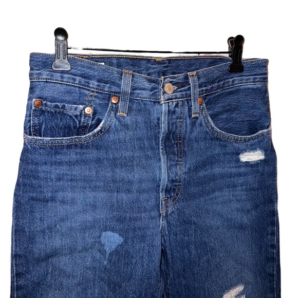 Vintage Women’s Distressed Levi’s 501 jeans - Picture 2 of 16